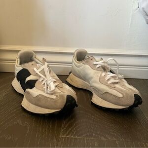 USED Women’s New Balance 327